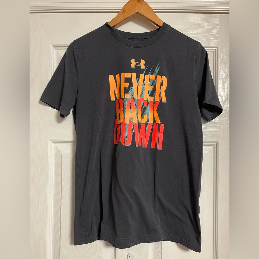 Under Armour Black Short-Sleeve Graphic 'Never Back Down' Tee XL